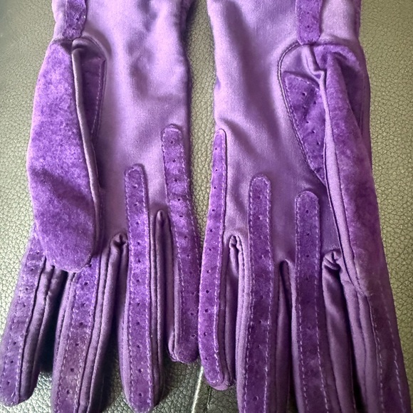 Isotoner Rich Purple Suede Gloves - Picture 2 of 4